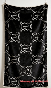 Stitched Pearl GG Monogram Flannel Fleece Blanket – Wall Hanging Decor Gucci throw blanket IMG_2556